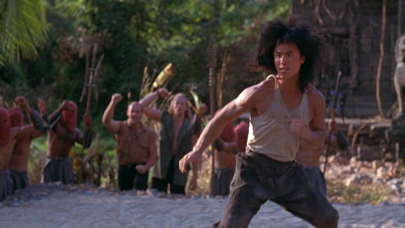 Liu Kang prepares to fight in Mortal Kombat (1995)