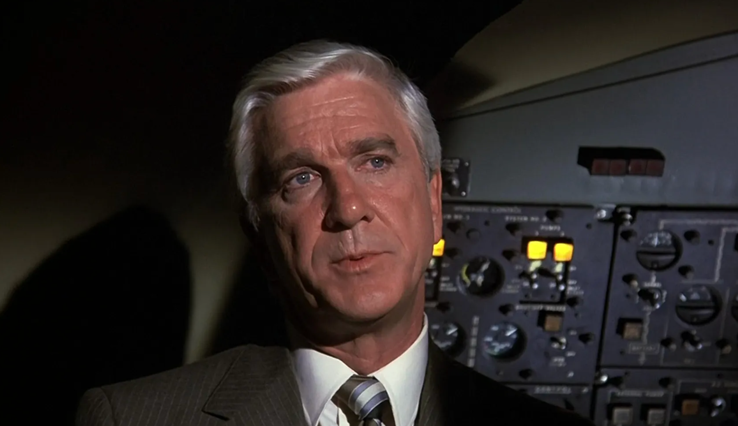 filme de avião Leslie Nielsen