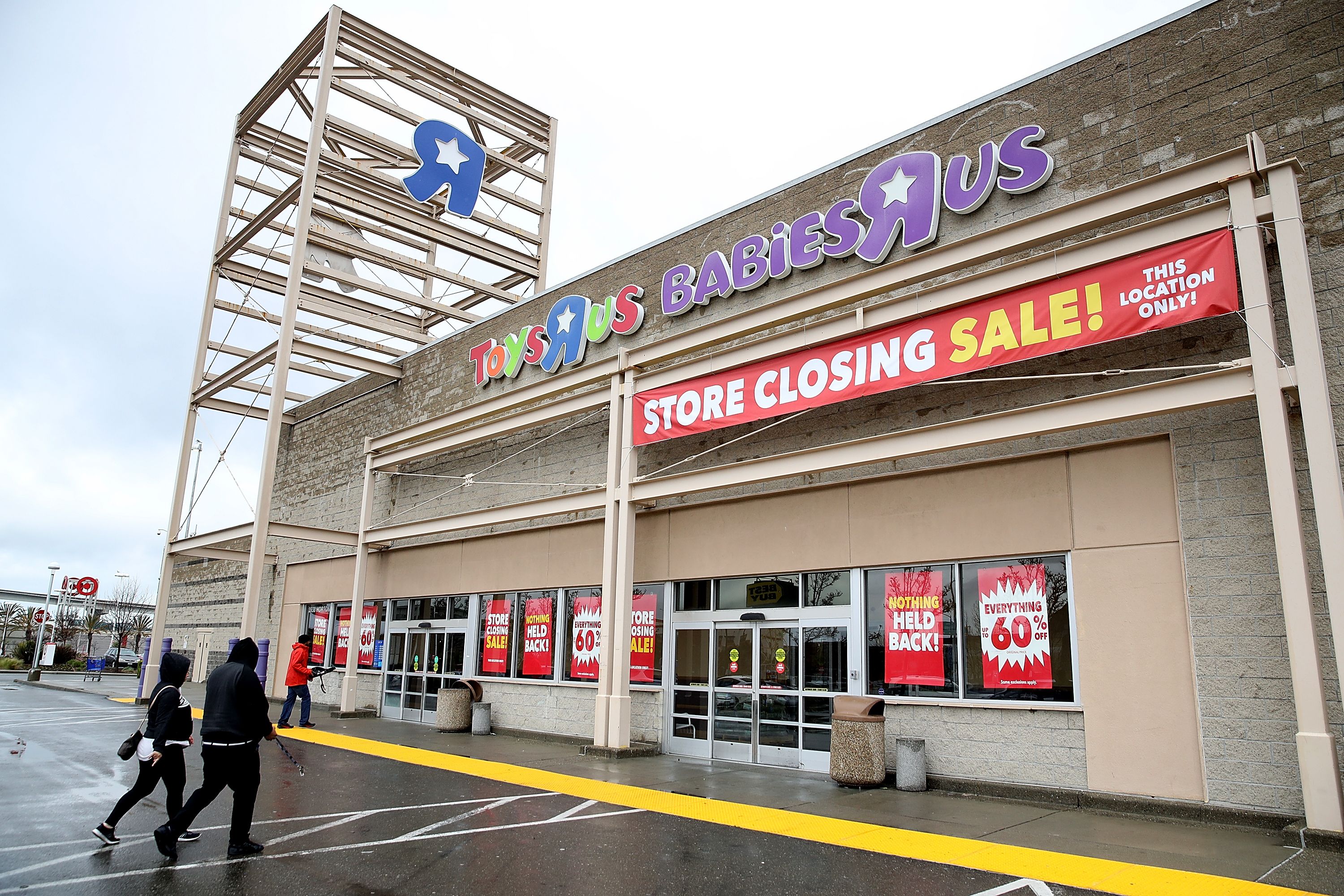 When Did Toys R Us Die: Unraveling the Retail Giant's Fall