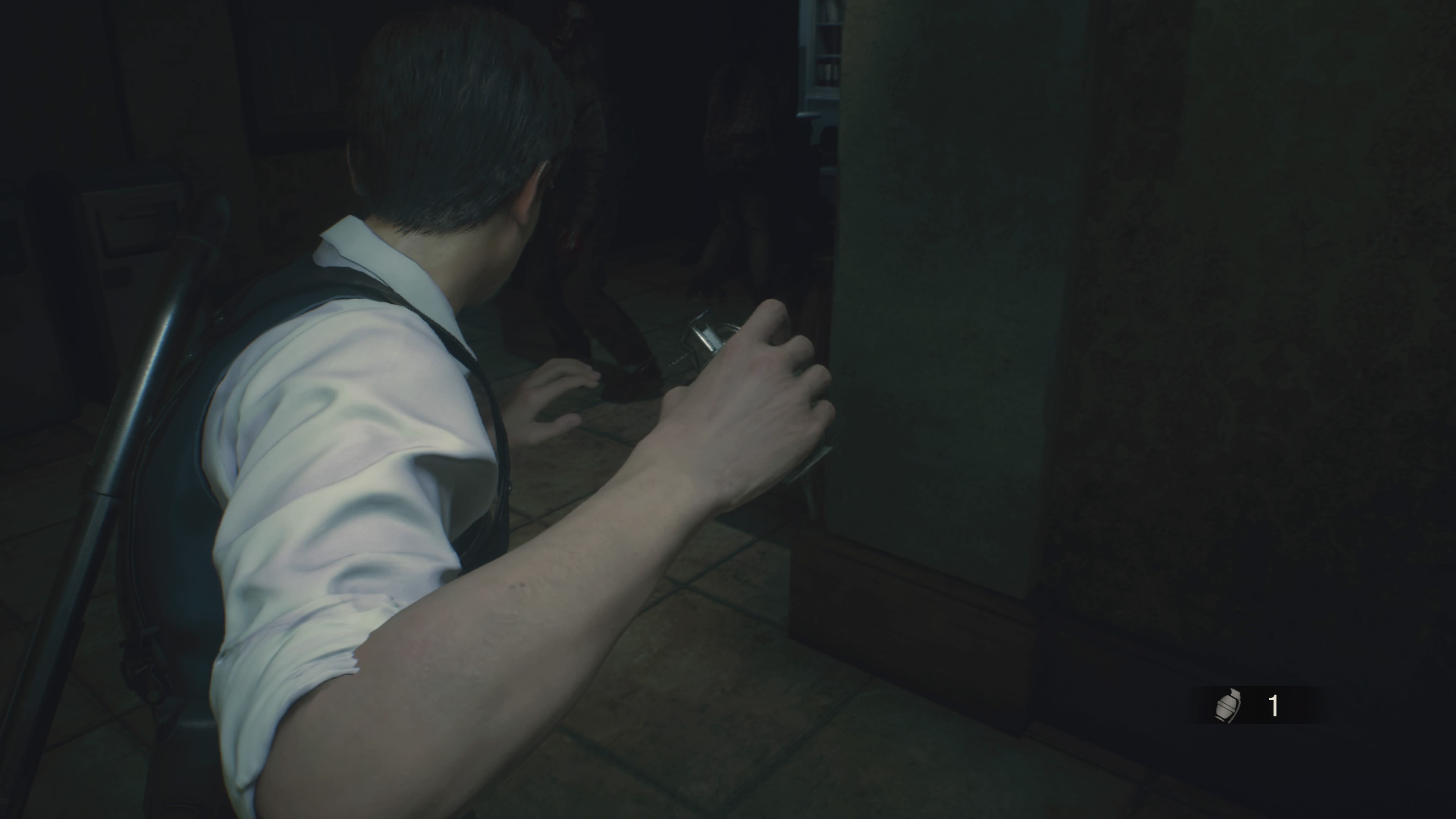 RE2 remake Leon [2nd]: Club Key & Portable Safes walkthrough