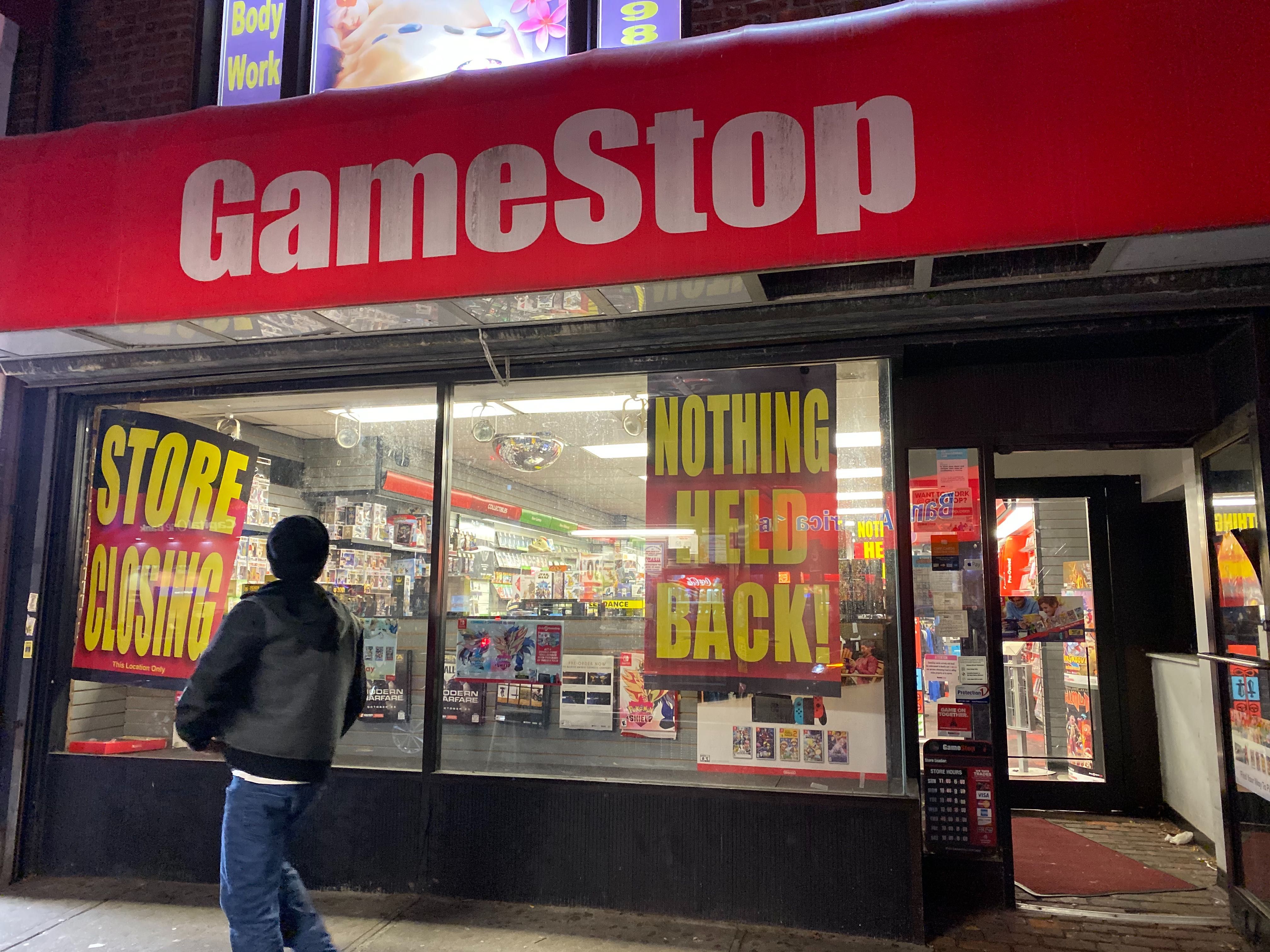 Shopping at GameStop is miserable