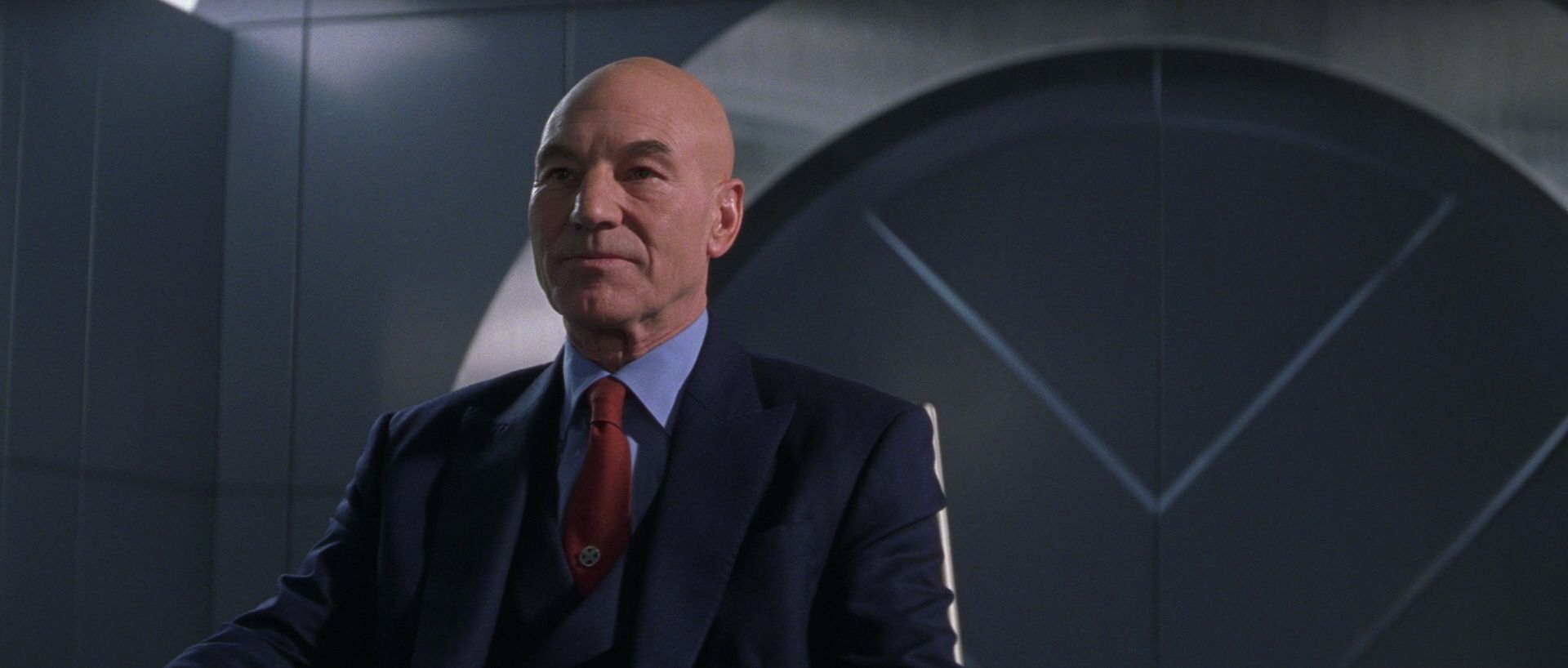 帕特里克·斯圖爾特（Patrick Stewart）X / Charles Xavier擔任老師X戰警。 